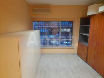 Central and very bright office, next to Diagonal avenue -12