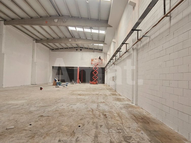 Nave industrial en alquiler en poligono de Sant Boi -3