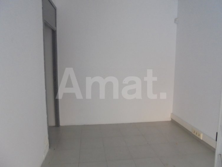 PREMISES WITH 36 M STREET FRONTAGE AND OPTIONAL BASEMENT – IDEAL FOR INVESTORS AND LARGE RETAIL SPACES -11