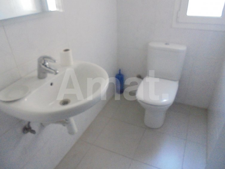 PREMISES WITH 36 M STREET FRONTAGE AND OPTIONAL BASEMENT – IDEAL FOR INVESTORS AND LARGE RETAIL SPACES -13