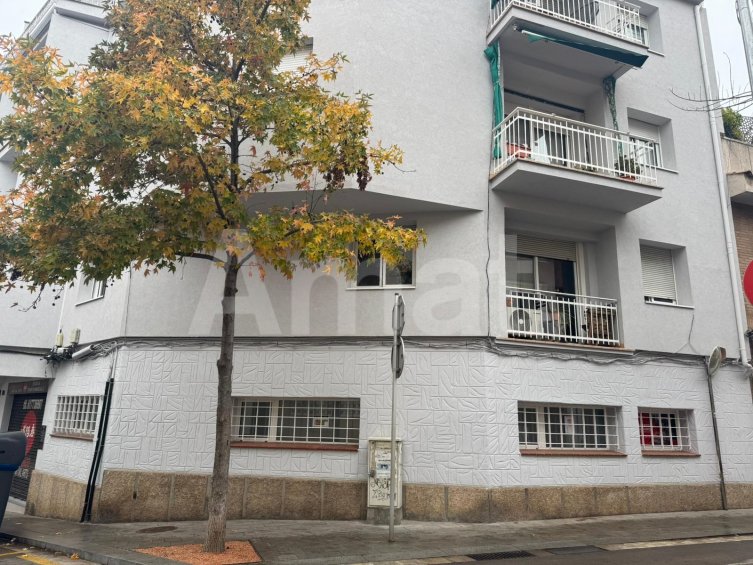 PREMISES WITH 36 M STREET FRONTAGE AND OPTIONAL BASEMENT – IDEAL FOR INVESTORS AND LARGE RETAIL SPACES -3