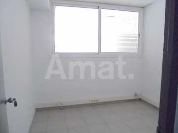 PREMISES WITH 36 M STREET FRONTAGE AND OPTIONAL BASEMENT – IDEAL FOR INVESTORS AND LARGE RETAIL SPACES -9