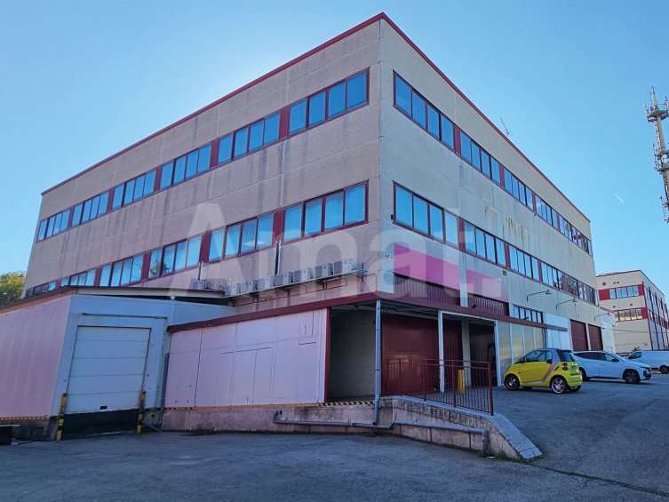 3,666 m² Industrial/Logistics Warehouse with Excellent Visibility and Perimeter Yard in Castelldefels