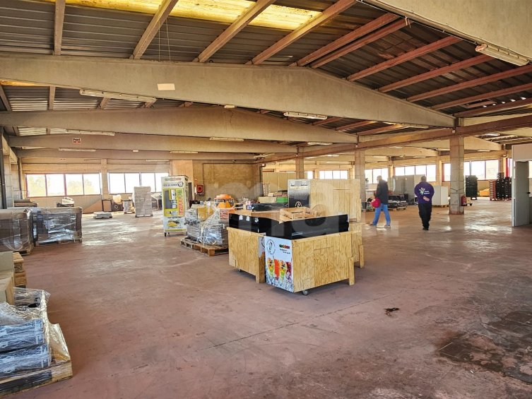 3,666 m² Industrial/Logistics Warehouse with Excellent Visibility and Perimeter Yard in Castelldefels -25