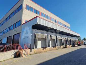 3,666 m² Industrial/Logistics Warehouse with Excellent Visibility and Perimeter Yard in Castelldefels -4