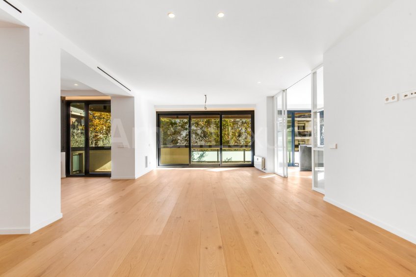 Exclusiu i gran pis reformat, Tres Torres