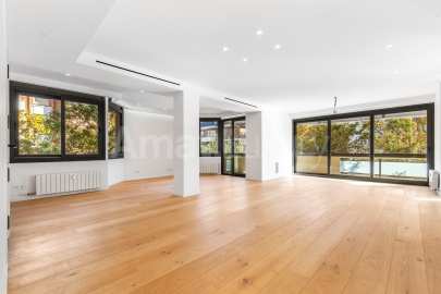 Exclusiu i gran pis reformat, Tres Torres -6