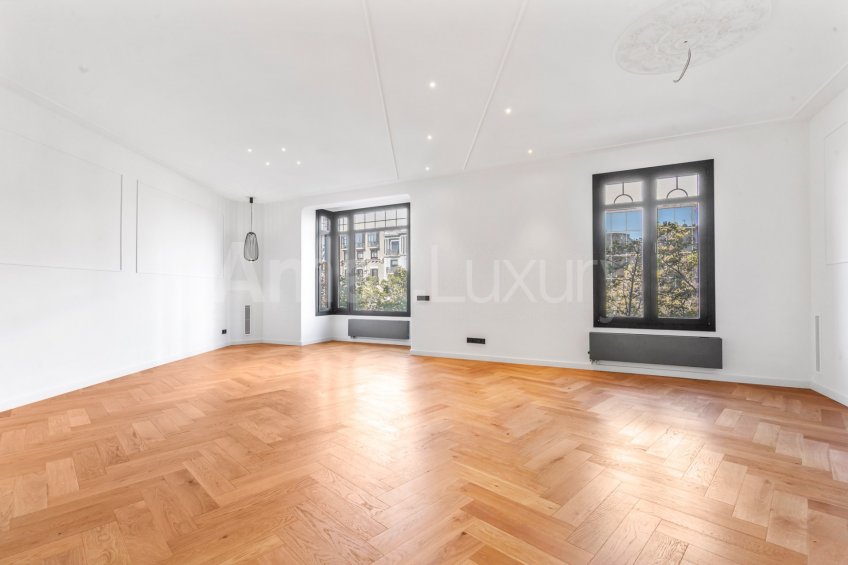 3-Bedroom Apartment for Sale in Eixample Dreta