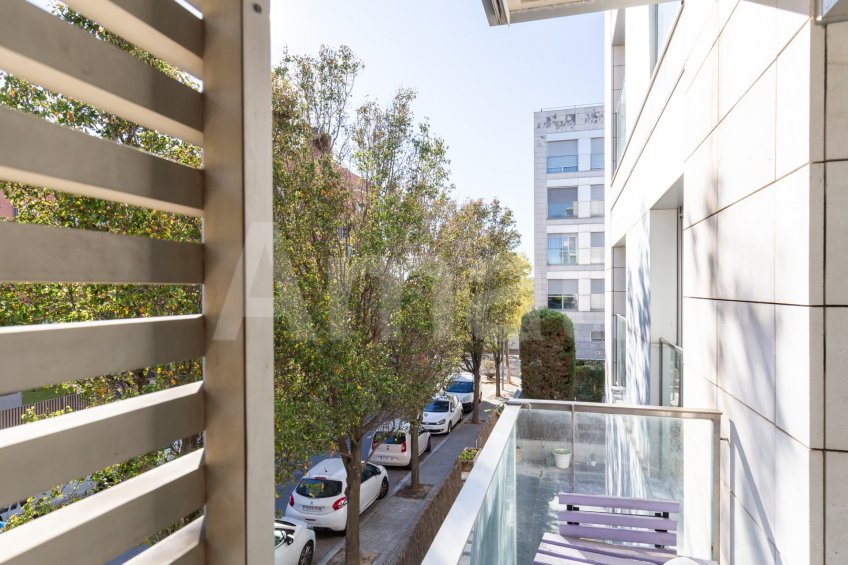 Pis a Volpelleres, al costat de l’emblemàtic Mercantic -12