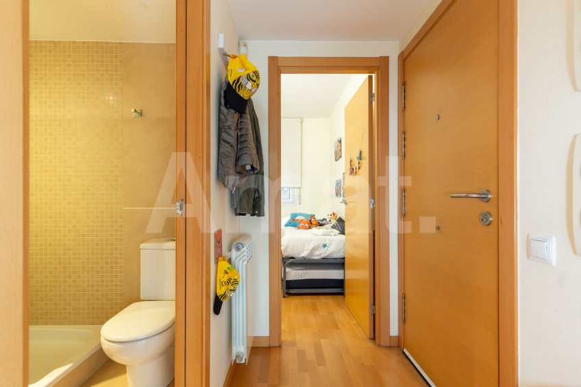 Pis a Volpelleres, al costat de l’emblemàtic Mercantic -16