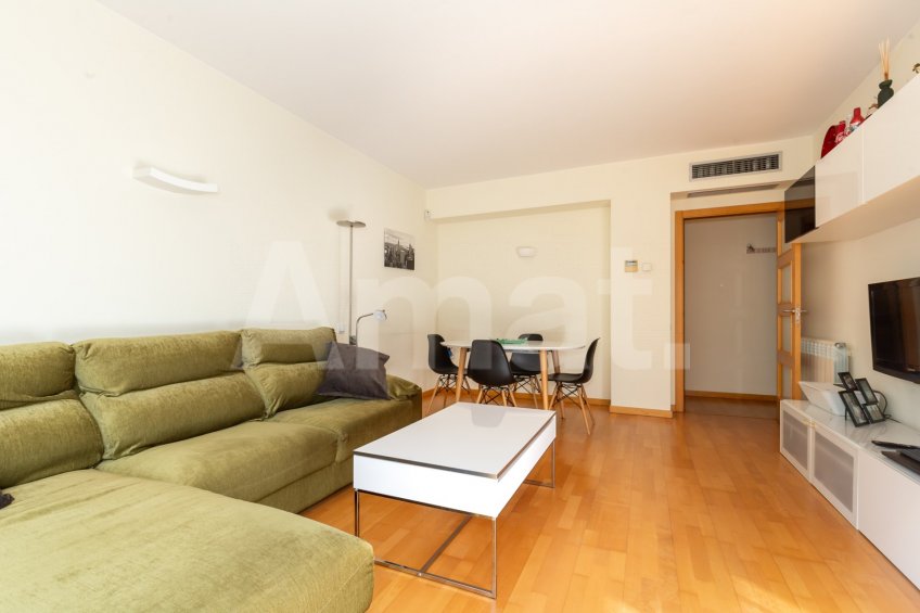 Pis a Volpelleres, al costat de l’emblemàtic Mercantic -9