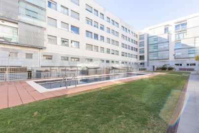 Pis a Volpelleres, al costat de l’emblemàtic Mercantic -27