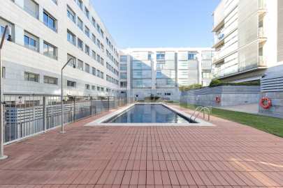 Pis a Volpelleres, al costat de l’emblemàtic Mercantic -4