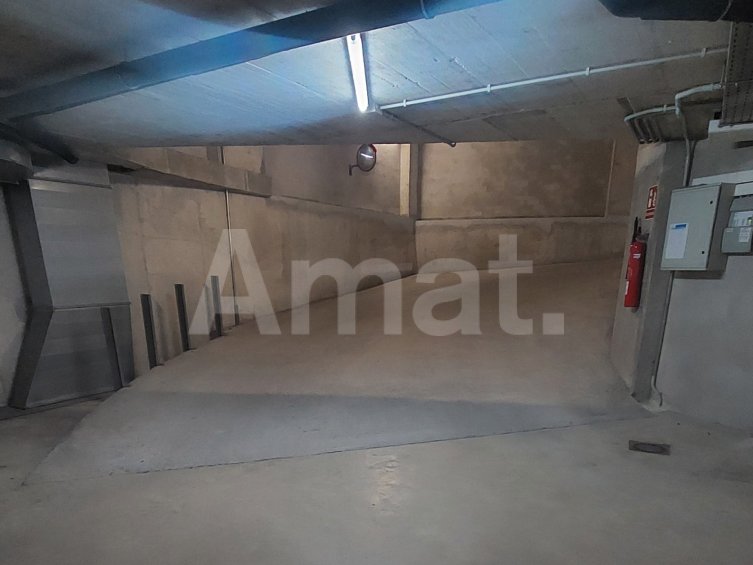 Excellent parking space for sale in Hospitalet -6