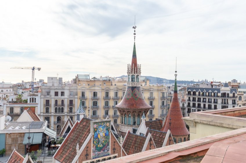 Large 5-bedroom flat next to Casa de les Punxes -17