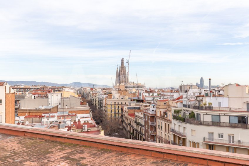 Large 5-bedroom flat next to Casa de les Punxes -19