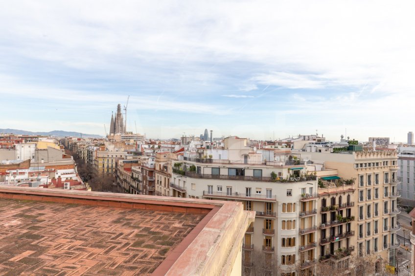 Large 5-bedroom flat next to Casa de les Punxes -22