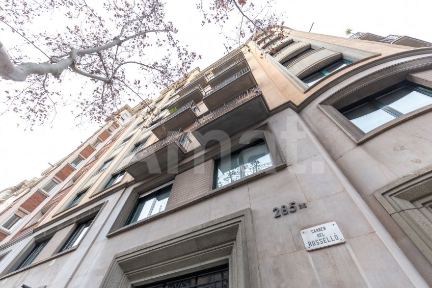 Large 5-bedroom flat next to Casa de les Punxes -35