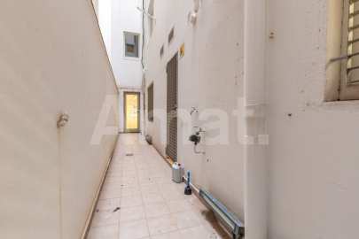 Large 5-bedroom flat next to Casa de les Punxes -11