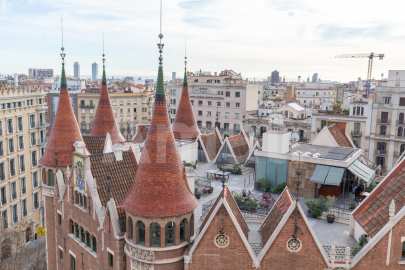 Large 5-bedroom flat next to Casa de les Punxes -21