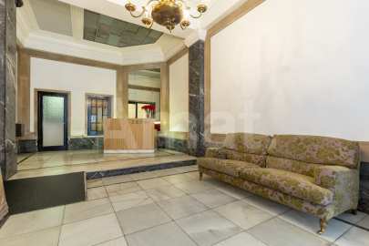 Large 5-bedroom flat next to Casa de les Punxes -36