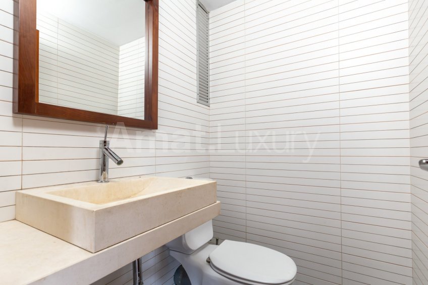 Magnificent detached house in El Gall Esplugues -12