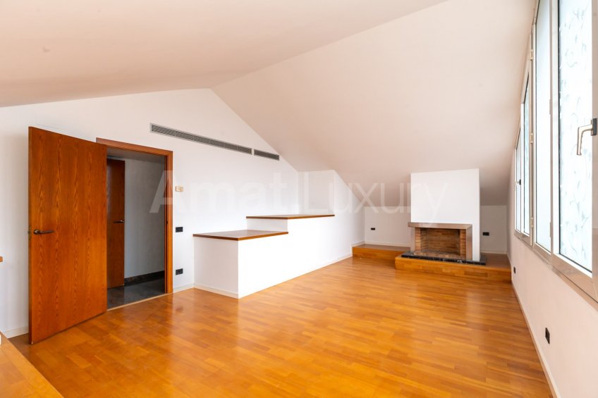 Magnificent detached house in El Gall Esplugues -30