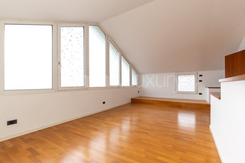 Magnificent detached house in El Gall Esplugues -31