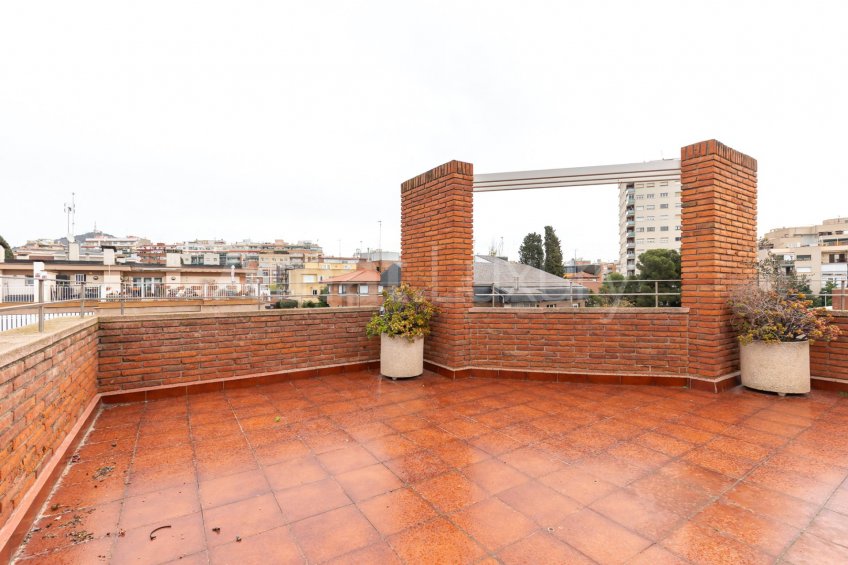 Magnificent detached house in El Gall Esplugues -33