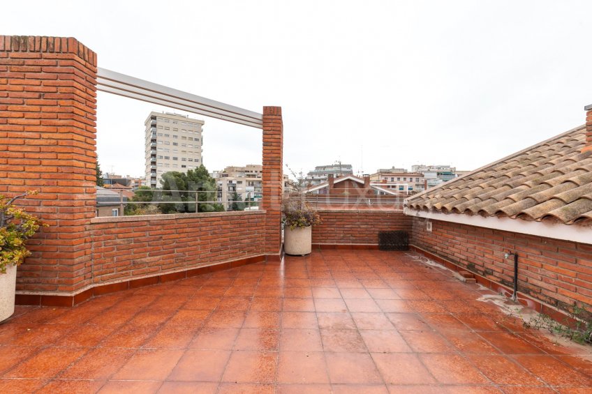 Magnificent detached house in El Gall Esplugues -34