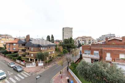 Magnificent detached house in El Gall Esplugues -35