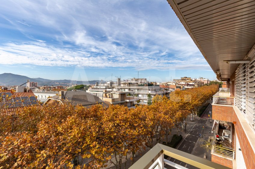 Duplex penthouse available for seasonal rent -13