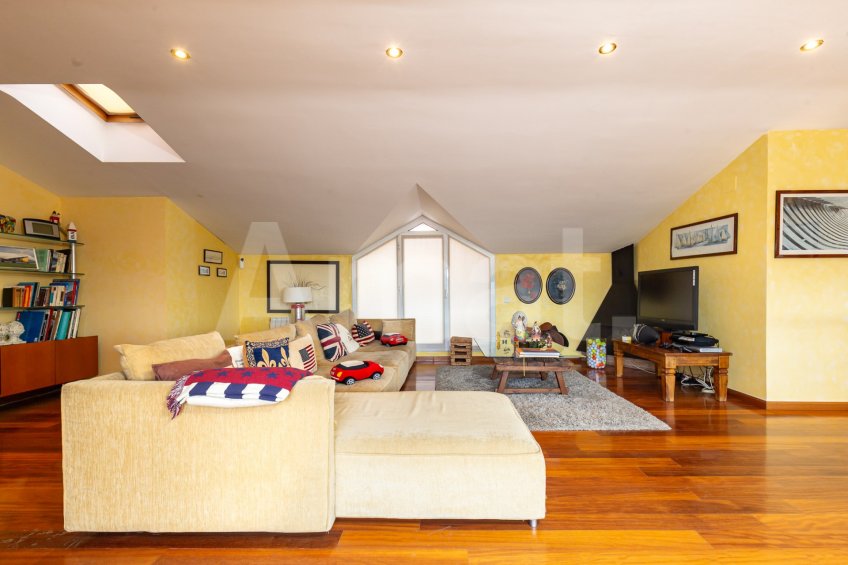 Duplex penthouse available for seasonal rent -2