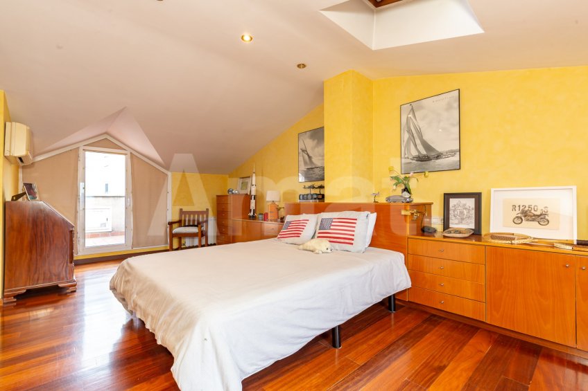 Duplex penthouse available for seasonal rent -39