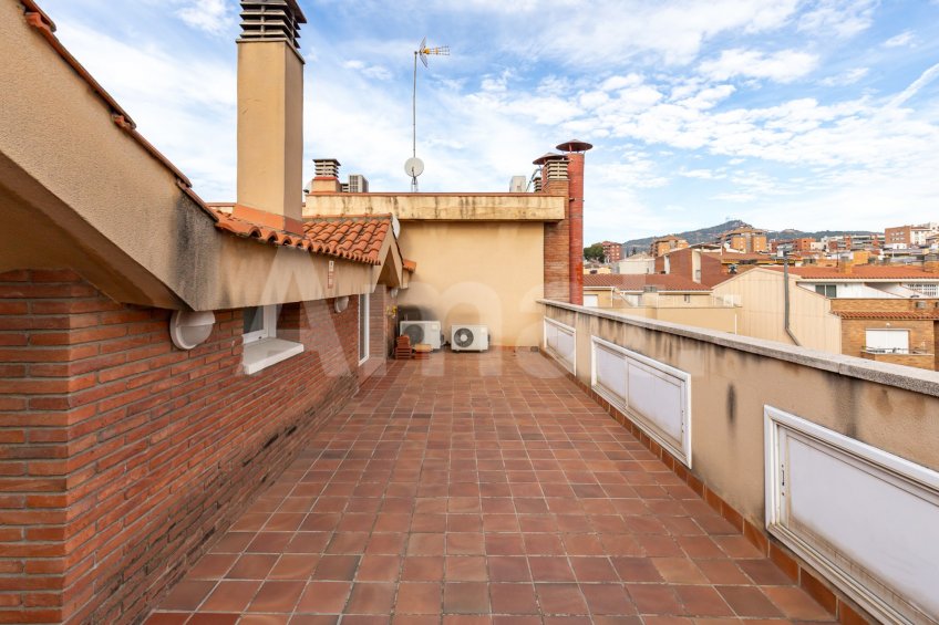 Duplex penthouse available for seasonal rent -44