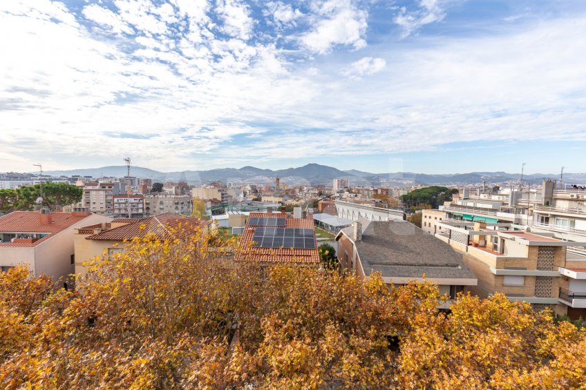 Duplex penthouse available for seasonal rent -49