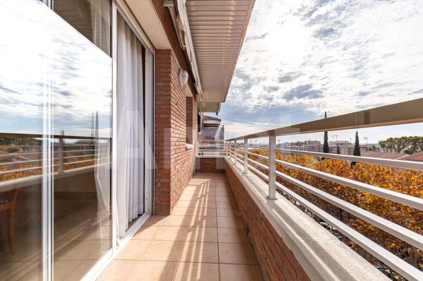 Duplex penthouse available for seasonal rent -9