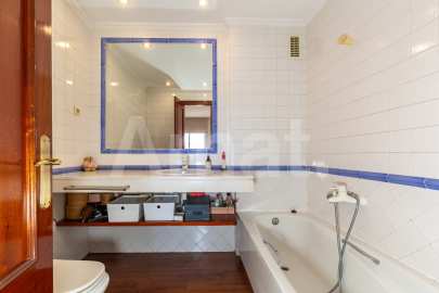 Duplex penthouse available for seasonal rent -25