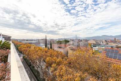 Duplex penthouse available for seasonal rent -43