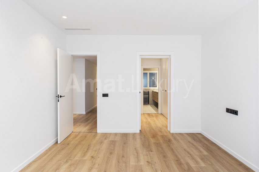 Spacious flat next to Turó Parc and Francesc Macià -10