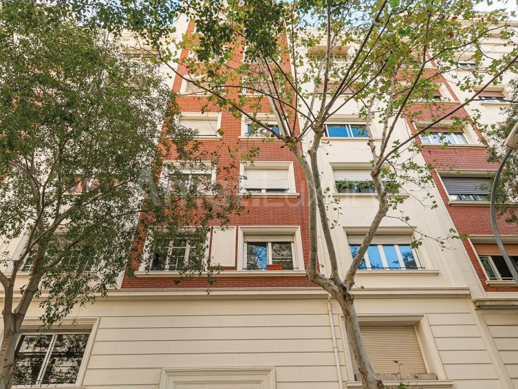 Spacious flat next to Turó Parc and Francesc Macià -2