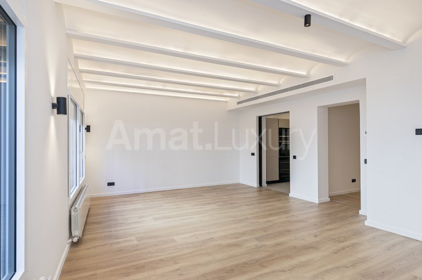 Spacious flat next to Turó Parc and Francesc Macià -6