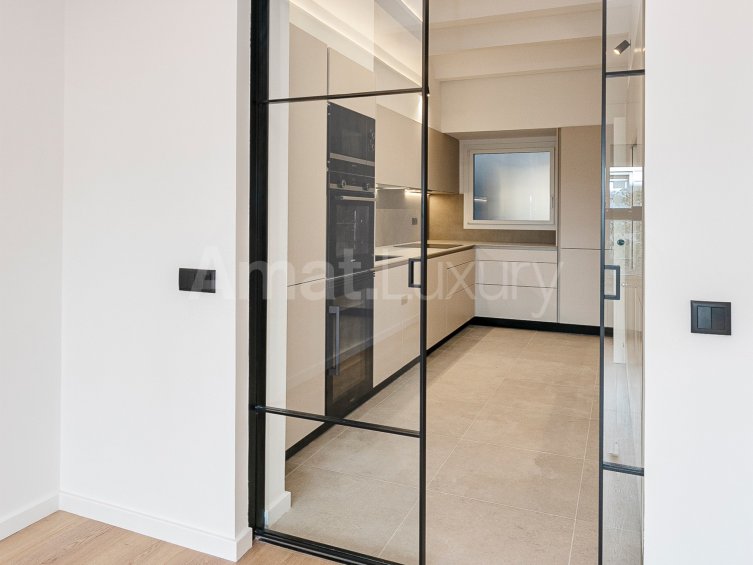 Spacious flat next to Turó Parc and Francesc Macià -7