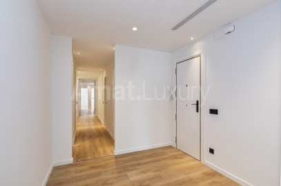 Spacious flat next to Turó Parc and Francesc Macià -9