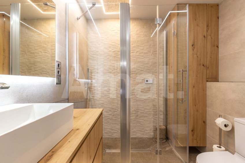 Dúplex reformado, con terraza-jardín y piscina, en Mas Lluí -20