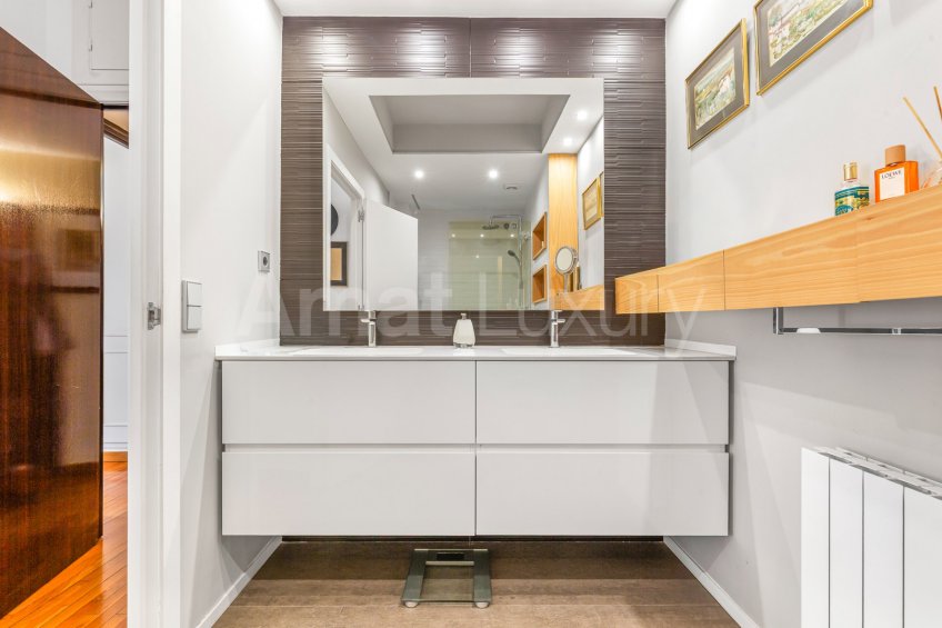 Elegant and spacious apartment in one of the best areas of Barcelona -17