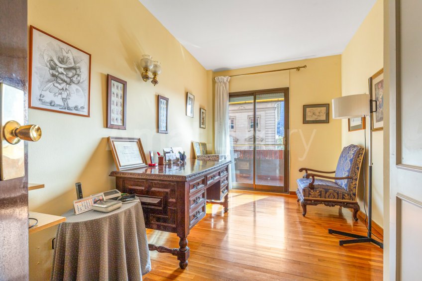 Elegant and spacious apartment in one of the best areas of Barcelona -19