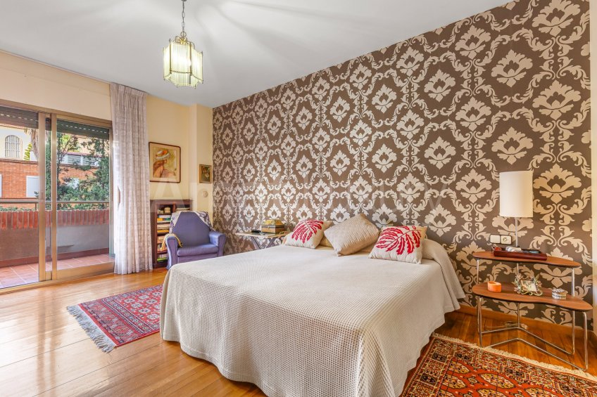 Elegant and spacious apartment in one of the best areas of Barcelona -20
