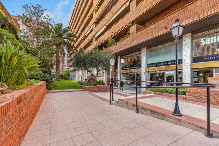 Elegant and spacious apartment in one of the best areas of Barcelona -29