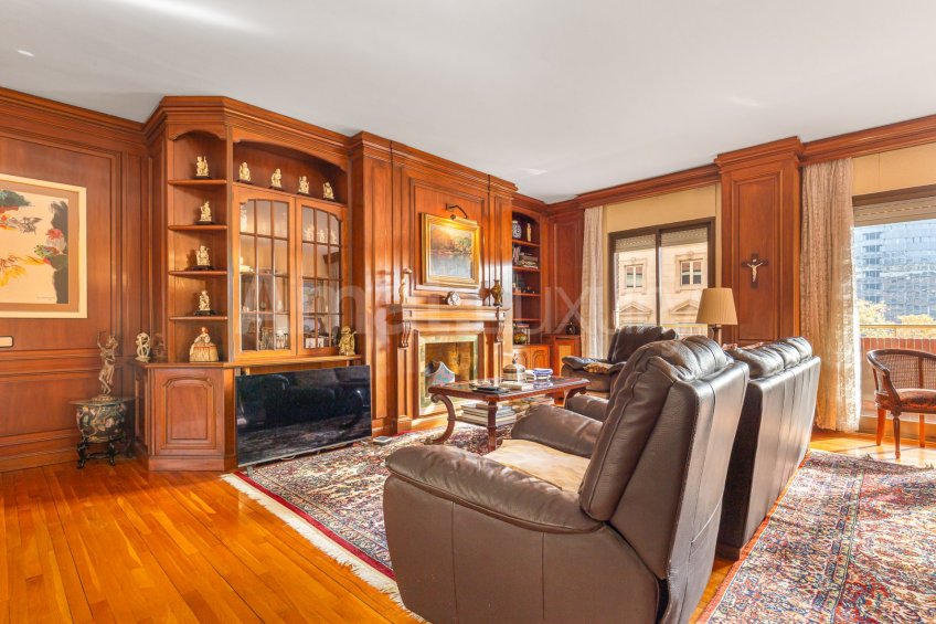 Elegant and spacious apartment in one of the best areas of Barcelona -7